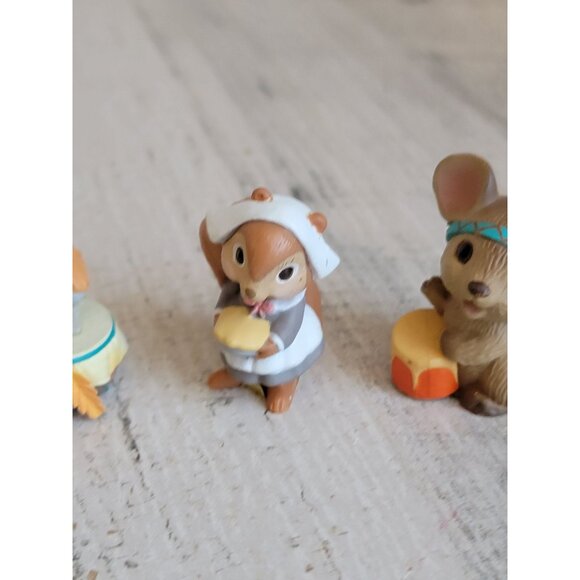 Thanksgiving pilgrim mouse Indian squirrel miniature figure set - Picture 4 of 9